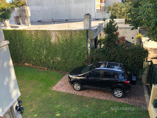 Casa - La Lucila- Sobre 260mts De Lote Con 165mts Cubiertos De Vias/maipu