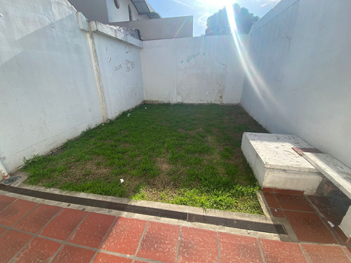 Imagen 9 de 18 de Dúplex En Venta De 2 Dormitorios C/ Cochera En San Justo