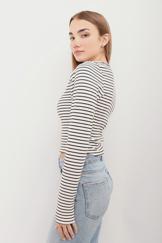Remera Rayada Con Carterita Y Botones Alan