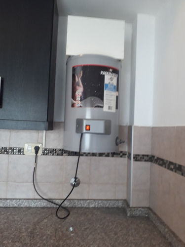 Imagen 4 de 10 de Moron Sur Departamento Venta 1 Ambiente De Categoria Cerca Estacion Escucha Oferta