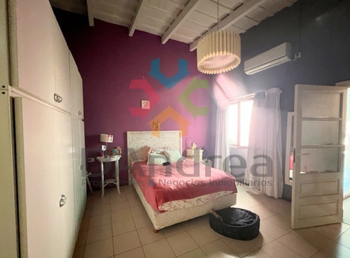 Venta / Oportunidad Antigua Casa Refaccionada En B° Villa Del Parque