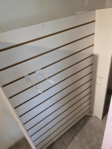 Mueble Con Panel Ranurado Blanco (Usado)