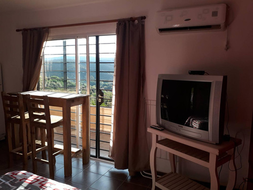 Casa De Dos Dorm, Cocina Comedor, Dos Baños. Pileta Y Dos Dptos Para Alquier Temporal