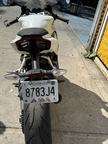 Ducati Panigali 2020 V2 Excelente