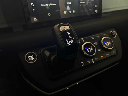 Land Rover Defender New Model 90 P300