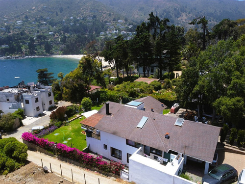 Casa En Un Sitio Único A Pasos De La Playa De Zapallar