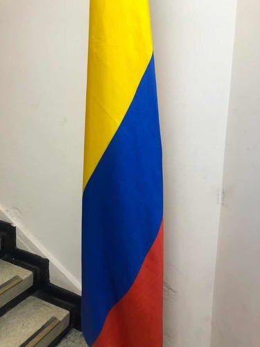 Imagen 2 de 4 de Bandera De Colombia, Doble Faz Satinada. 1.50 Mtrs X 2:00 M.