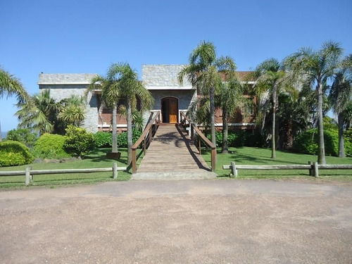 Casa En Venta 4 Dormitorios En Lomo De La Ballena (ref: Atm-337)