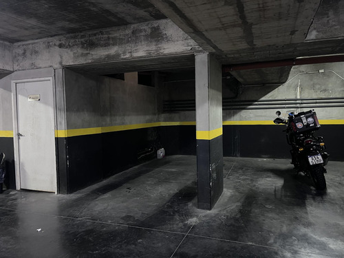 Cochera | Amplia | Cubierta | Porton Automatico | Primer Piso Por Rampa.