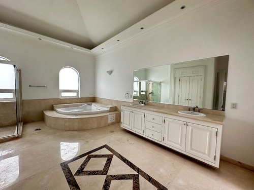 Casa En Venta Y Renta En Fuentes De Las Lomas Huixquilucan