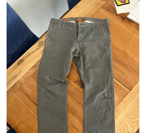 Pantalon Hombre Dockers Gris Skinny Tapered Talla 32