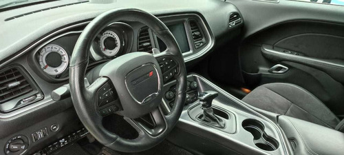 Imagen 11 de 15 de Dodge Challenger Blanco 2018 6.5l Sc Pack At