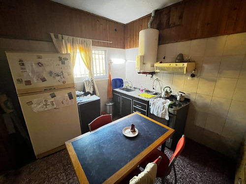 Casa De Tres Dormitorios En Venta En Barrio Alvear