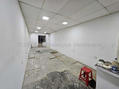 Casa En Alquiler En Catia Calle Panamerica Eu 24-29164