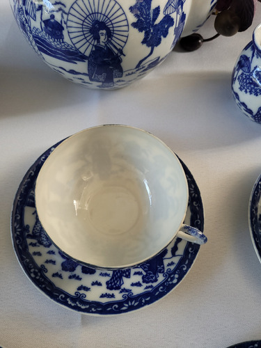 Juego De Te En Porcelana Japonesa Azul Y Blanco Azul Oriental (Usado)