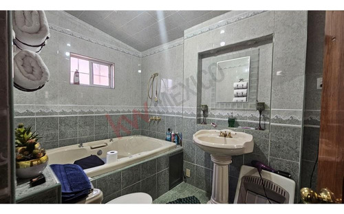 Casa En Venta De 1 Piso Con 3 Recamaras En Planta Baja, Colonia Los Pinos.