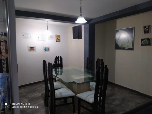 Imagen 4 de 12 de Se Vende Townhouse Loma Magica Carrizal. Of