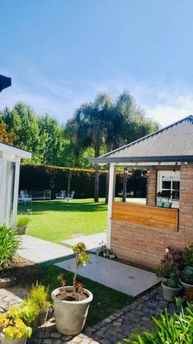 Venta De Excelente Casa En Lote Interno En Solares Del Talar