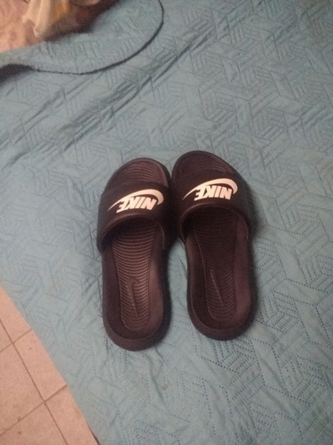 Ojotas Nike Benassi