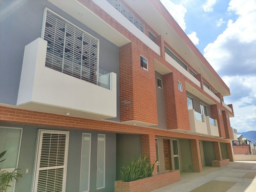 Imagen 12 de 12 de Townhouse En Mañongo, Pie De Monte
