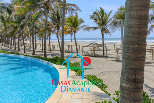 Cad La Isla Fiji Q6. Terraza Con Vista A Las Albercas Y Áreas Comunes