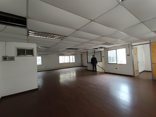 Edificio Completo En Venta En Sector La Moneda