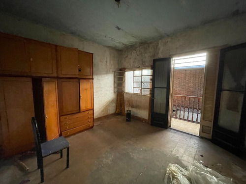 Av. Juan Bautista Alberdi 5800, Caba / Gran Ph En Block Con 2 Deptos Y 1 Local /355m2 / U$s 330.000
