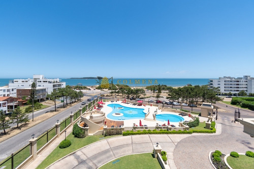 Apartamento De Tres Dormitorios Y Servicio En Venta Le Jardin- Ref: 4042