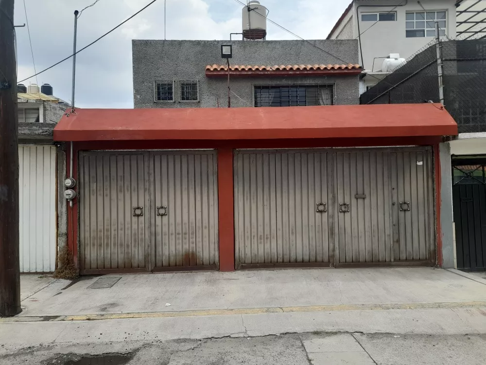 Amplia Casa En Venta, En Ecatepec