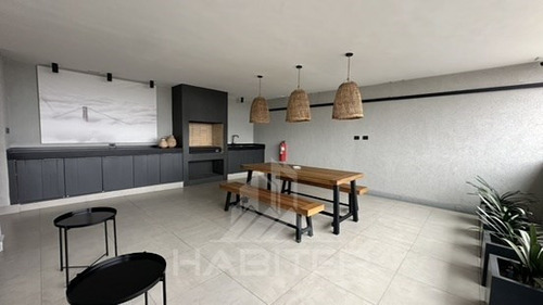 Departamento En Venta 2d/1b Con Amplia Terraza Edif Raices