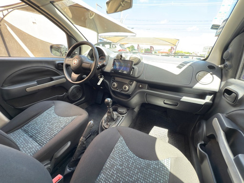 Fiat Uno Vivace 1.0 8V (Flex) 4p