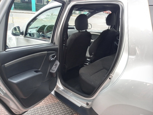Imagen 7 de 11 de Renault Duster Oroch 2.0 Dynamique 2016