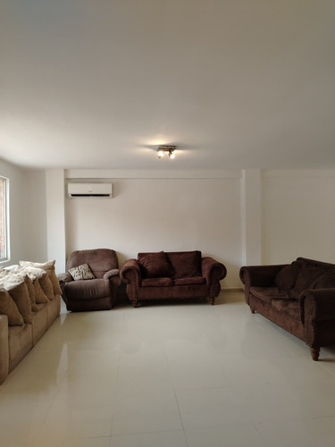 Townhouse En Guataparo, Conjunto Residencial Los Aleros. Lm.p