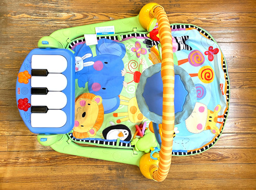 Fisher Price Gimnasio Piano Para Patear Y Tocar Kick & Play (Usado)