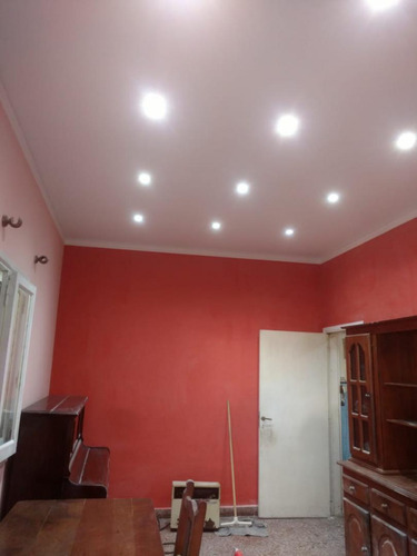 El Palomar: En Excelente Zona A Pocas Cuadras De La Estación, Casa Living Comedor, Cocina Comedor, Dos Dormitorios, Baño Instalado Y Fondo Amplio F: 6967