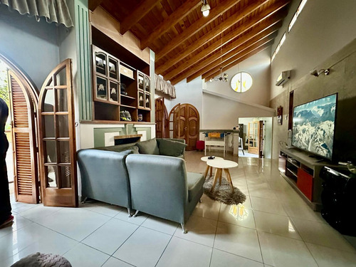 Casa En Venta 4 Ambientes Villa Nueva, Guaymallén