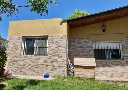 Casa En Venta - 3 Dormitorios 1 Baño - Cochera - 450mts2 - Mariano Acosta, Merlo