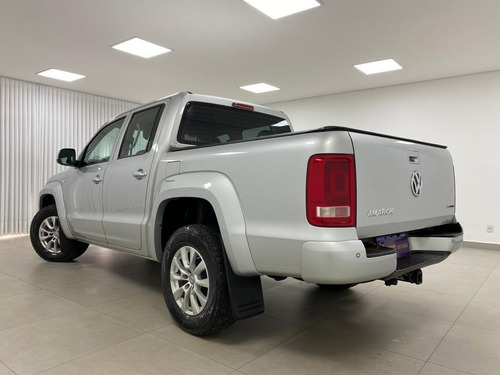 Imagem 2 de 13 de Volkswagen Amarok 2.0 Cd 4x4 Comfortline (aut)