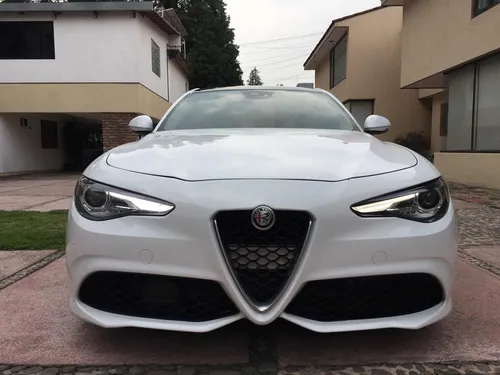 Alfa Romeo Giulia 2.0 Ti At