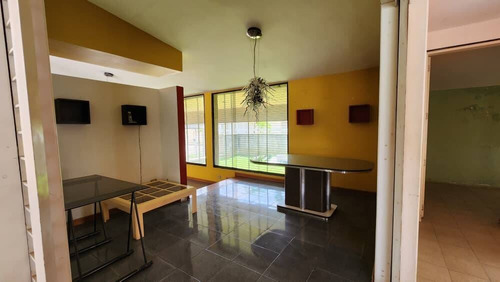 Tibisay Rojas Vende Casa En Altos De Guataparo Con Proyecto De Remodelación. Cod. 207774