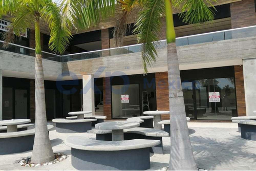 Retail Space For Sale At Express Shopping Plaza In Boca Del Rio, Veracruz