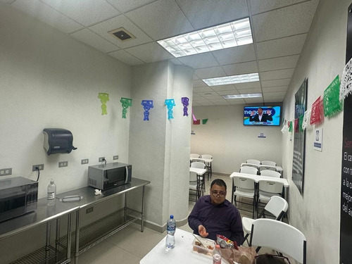 Oficina Renta En Torre Kio Acondicionada