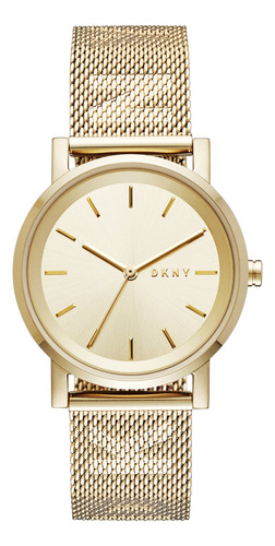 Reloj de pulsera DKNY Soho NY2621 de cuerpo color oro, analógico, para mujer, fondo oro, con correa de acero color oro, agujas color acero, dial oro, bisel color oro y hebilla de gancho