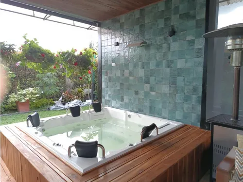 Encantadora Casa Campestre En Venta Llanogrande