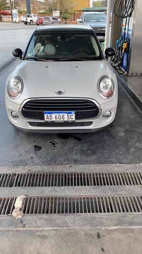 Imagen 10 de 10 de Mini Cooper 2017 1.5 F55 Pepper 136cv