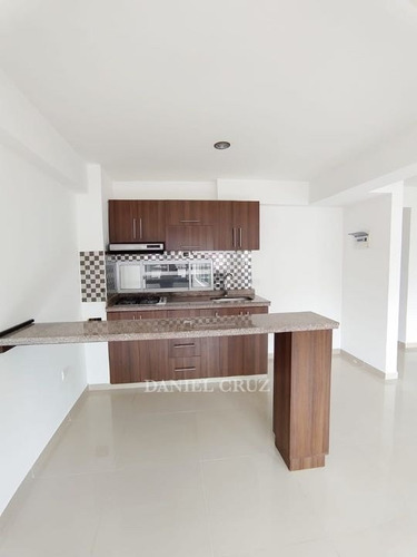 Imagen 3 de 9 de Venta Apartamento Urb La Playa