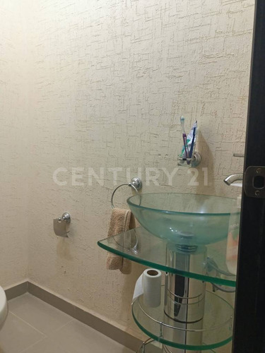 Casa En Venta En Lomas De Banthi, San Juan Del Río, Queretaro.