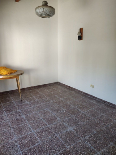 Imagen 5 de 17 de Hermoso Chalet 4 Amb. San Jose