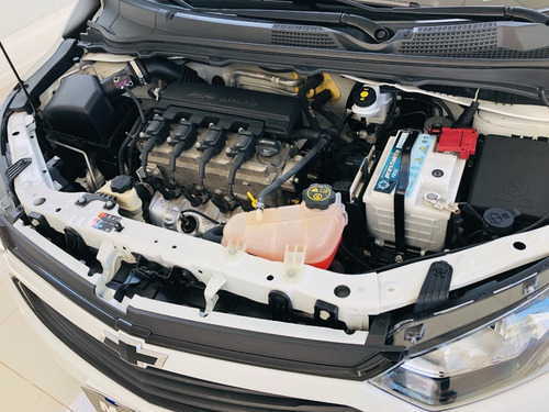 Imagen 15 de 15 de Chevrolet Onix Plus 1.4 Joy Black Mt 4p