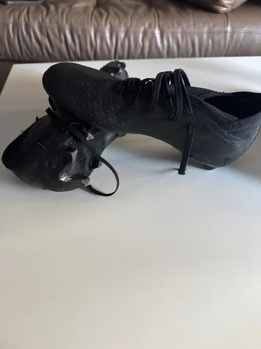 Botines adidas Predator Negros (Usado)